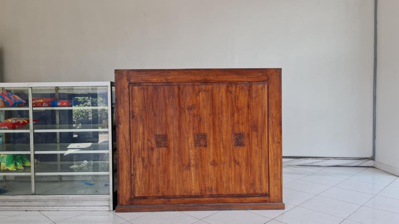 Oyo 90831 Hotel Gardenia Prambanan Surakarta  Экстерьер фото