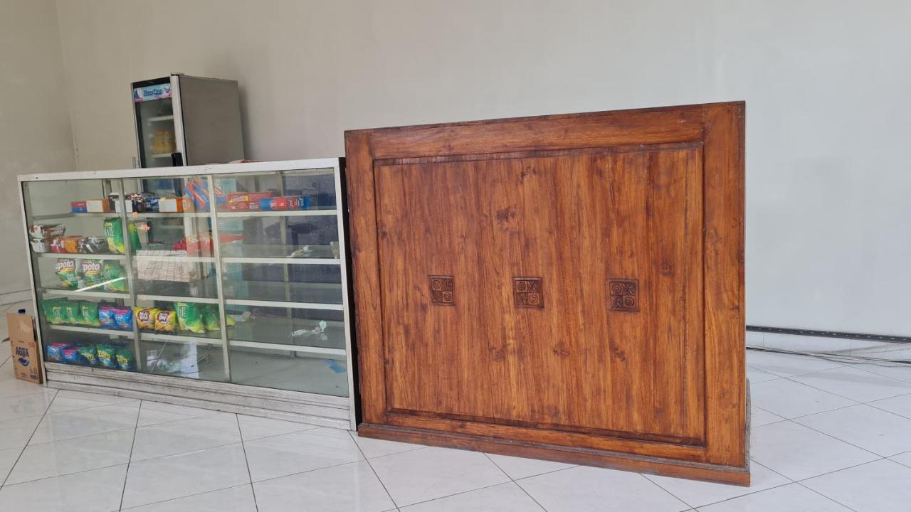 Oyo 90831 Hotel Gardenia Prambanan Surakarta  Экстерьер фото
