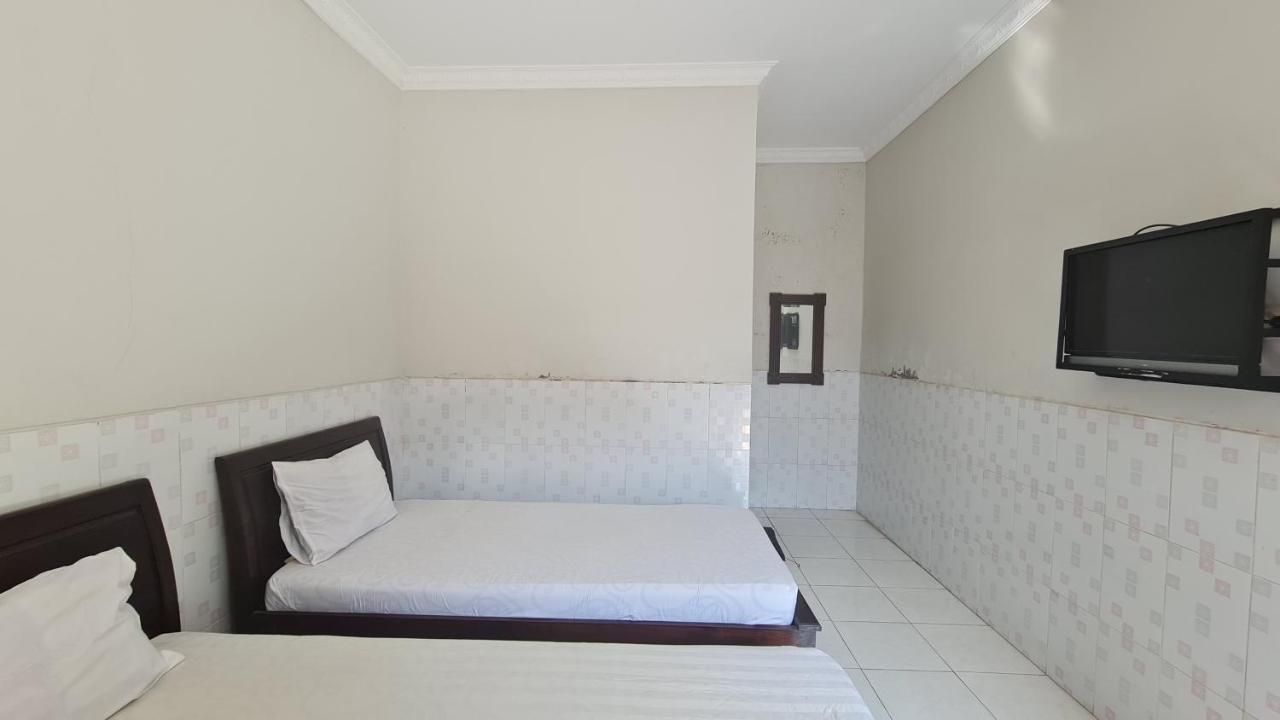 Oyo 90831 Hotel Gardenia Prambanan Surakarta  Экстерьер фото
