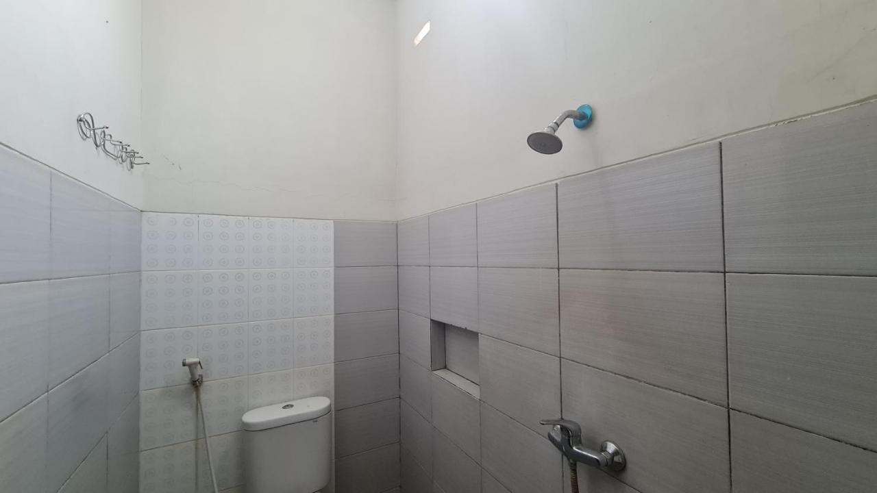 Oyo 90831 Hotel Gardenia Prambanan Surakarta  Экстерьер фото